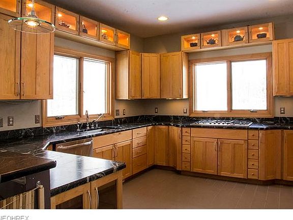 3rd image of 13700 Braeburn Ln