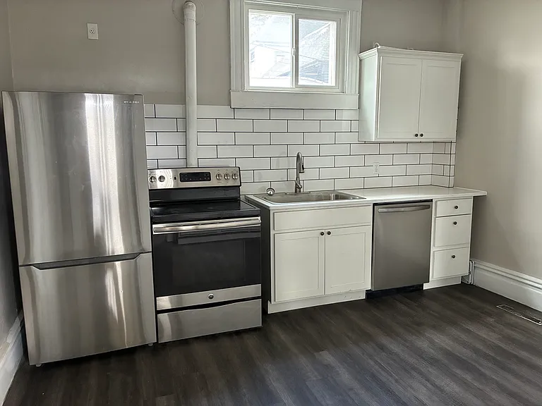 417 N Alabama St — Photo 2