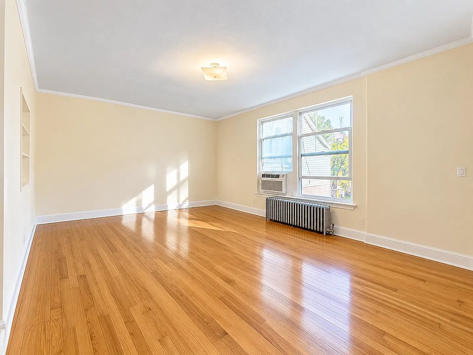 1st image of 2061 23rd St #1