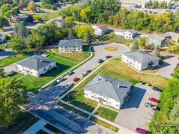 3rd image of 716 12th St #9