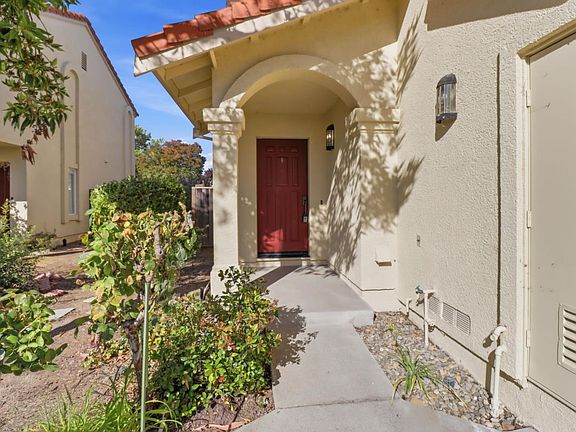 5th image of 242 Fairmeadow Way