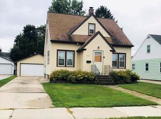 1835 Belmont St, Manitowoc, WI 54220