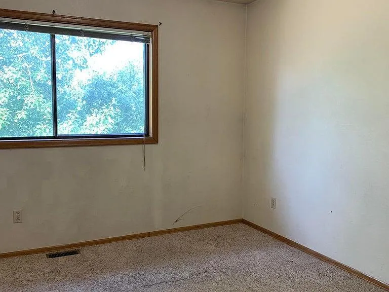 8050 Pioneer Dr #1001 — Photo 12