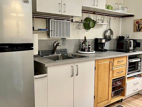 3rd image of 6108 Glen Holly St