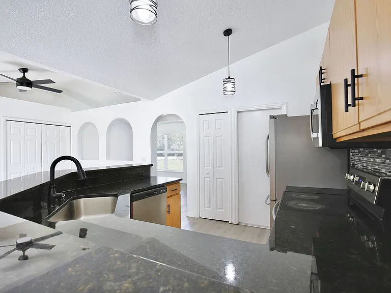 1687 Brewton Cir — Photo 10