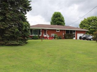 305 Evergreen Dr, Mount Pleasant, PA 15666