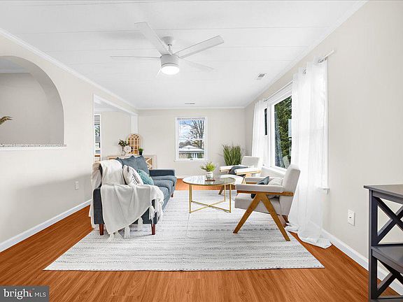 4th image of 5 Manor Ct