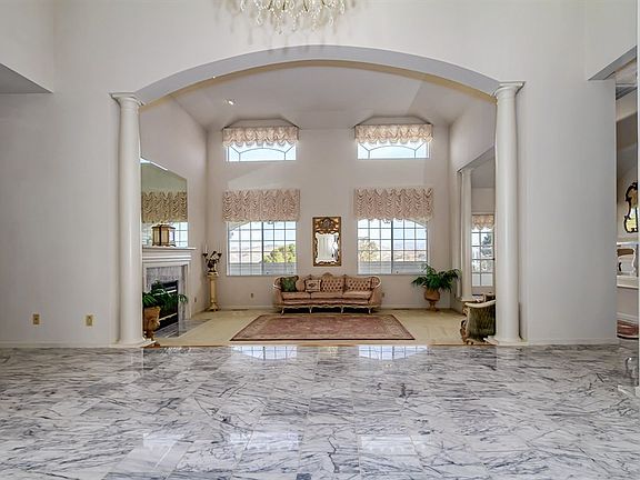 4th image of 51 Castlewood Dr