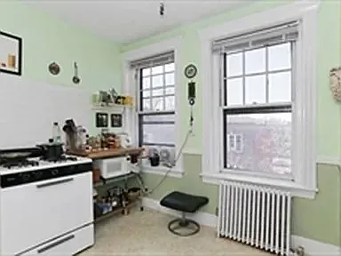 72 Strathmore Rd #11B — Photo 3