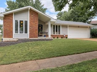 197 Tortuna Dr, Ballwin, MO 63021