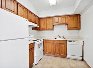 34 W Montgomery Ave APT 218, Ardmore, PA 19003