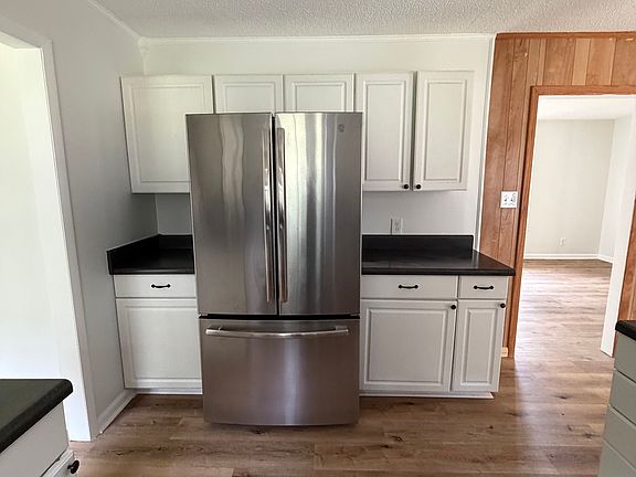 3rd image of 322 Wiseman Rd