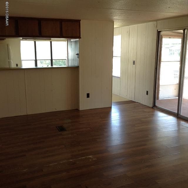 2nd image of 423 Leslie Dr