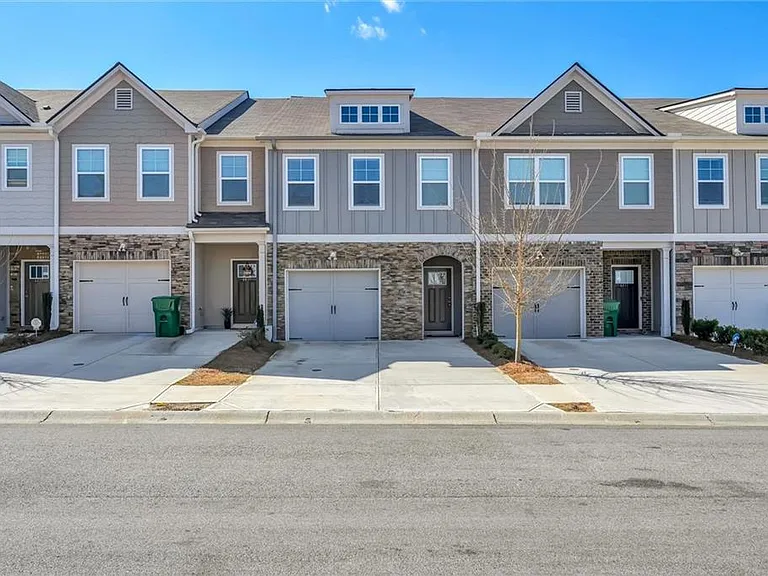 6433 Scudders Dr — Photo 3