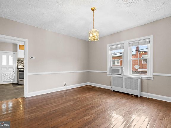 5th image of 3700 Woodridge Rd