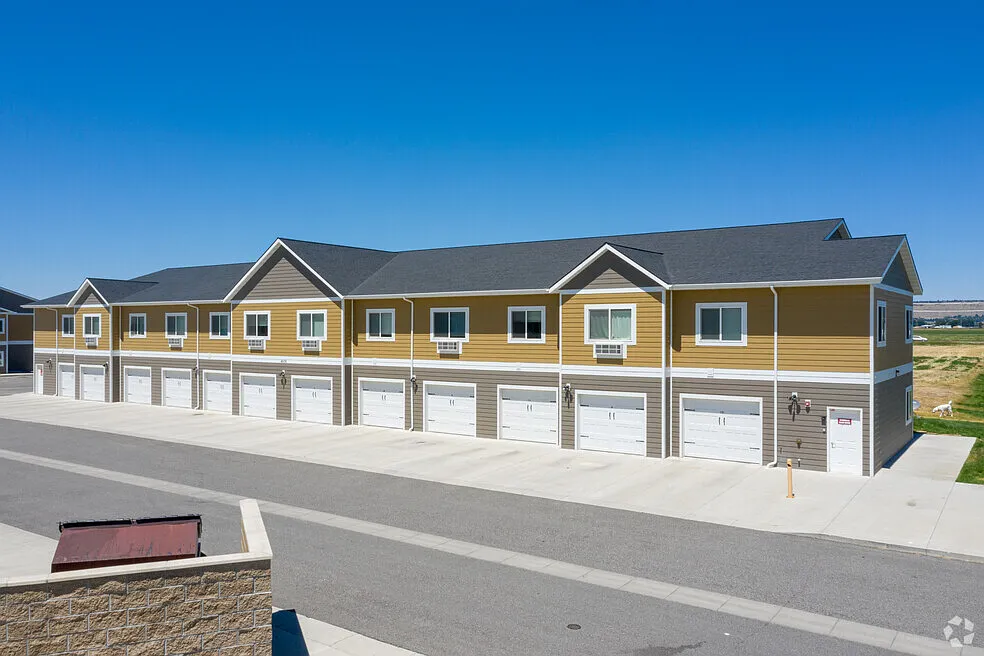 Hoop Dreams Apartments — Photo 4