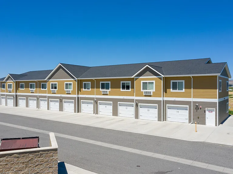 Hoop Dreams Apartments — Photo 4