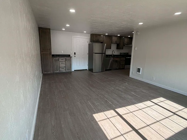1442 E 18th Ave #20 — Photo 4
