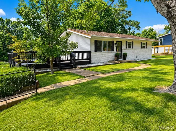 3051 Nettie Dr, Saint Louis, MO 63129