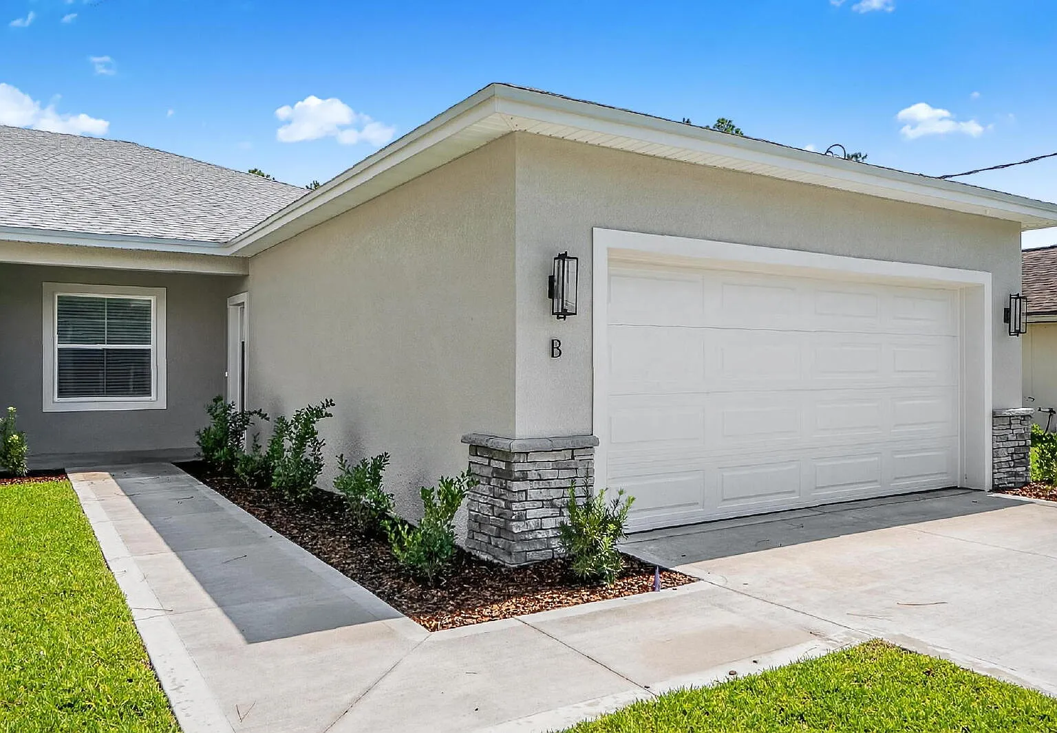 3 bed, 2.0 bath, 1480 sqft, $1,975 — Photo 1