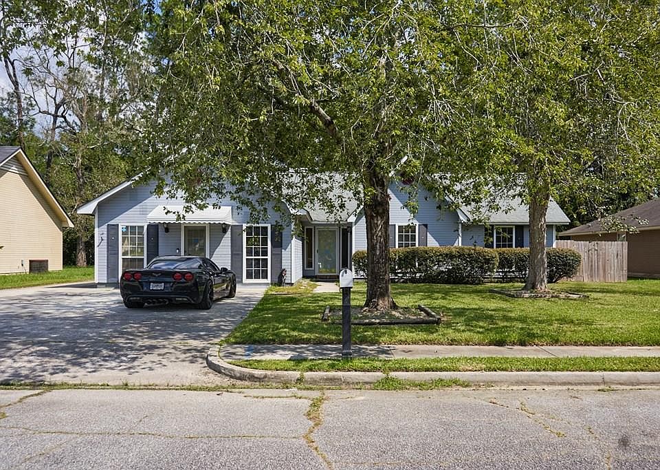 1st image of 2230 Pin Oak Cir