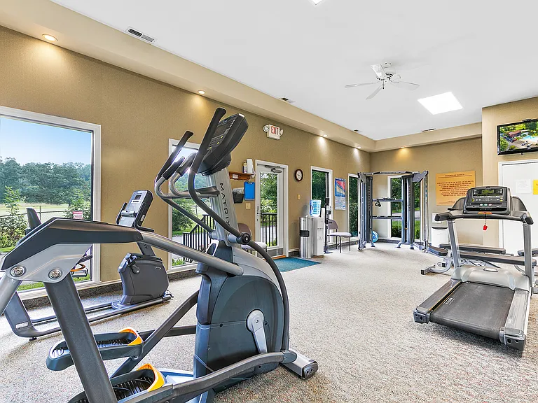 24/7 Fitness Center