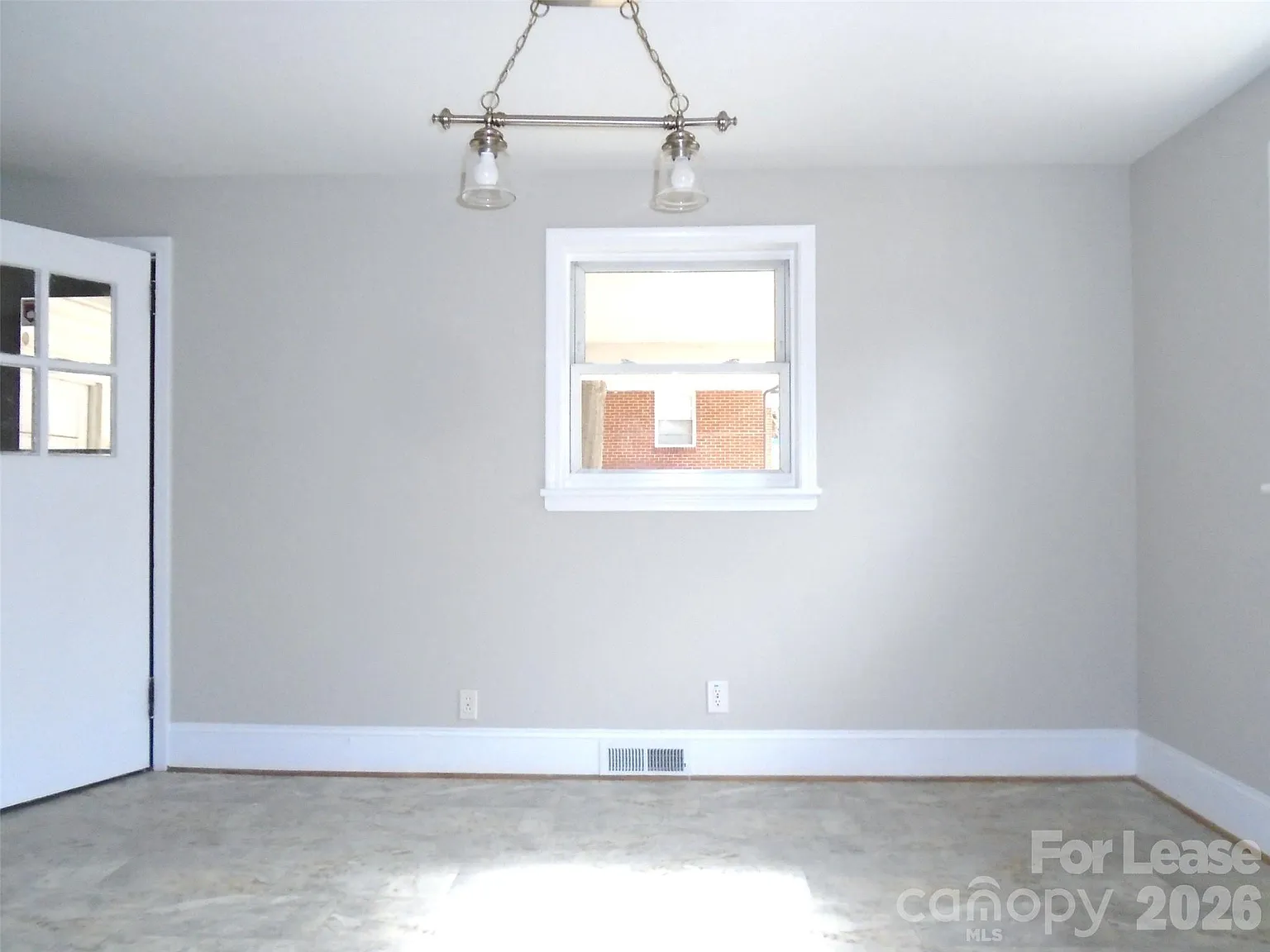 3 bed, 1.0 bath, $1,450 — Photo 3