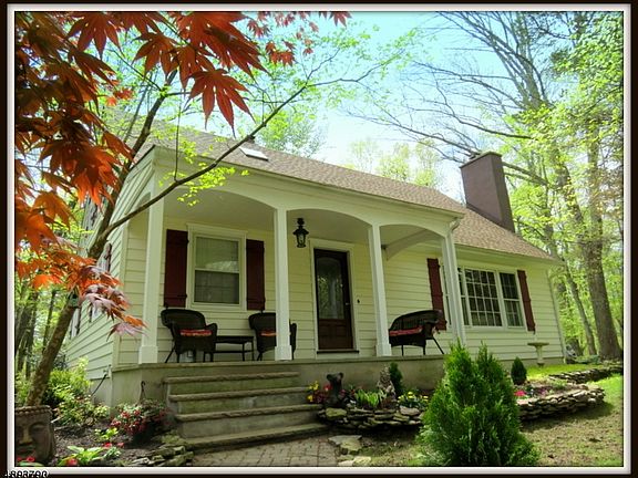 4th image of 934 Ridge Rd