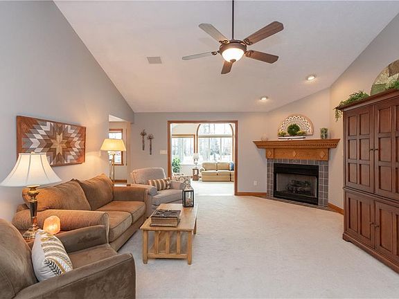 3rd image of 5293 Oakbrook Dr