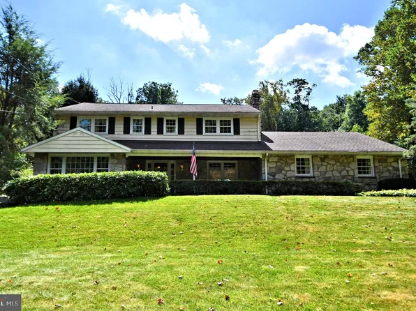 351 Wedgewood Dr, Pottstown, PA 19465