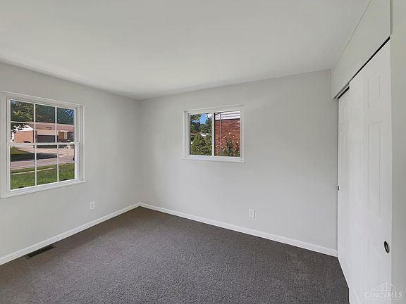 5th image of 14 Dorsey Dr