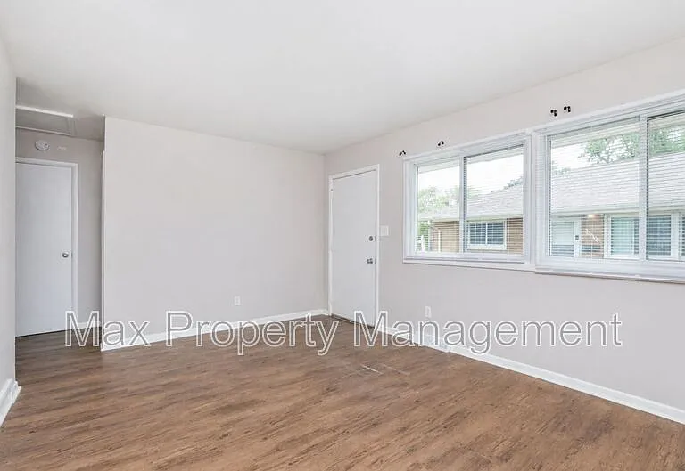 3420 SW 8th St — Photo 6