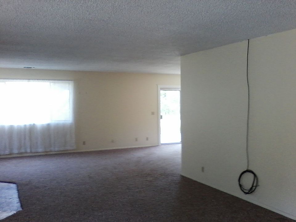 1st image of 251 Fern Ln