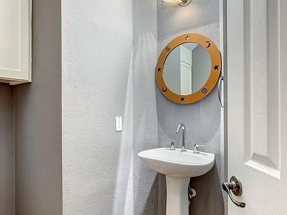 3rd image of 6206 Chestnut Peak Ct #5