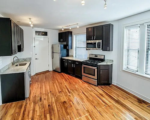 2235 W Wilson Ave #1 Photo 1
