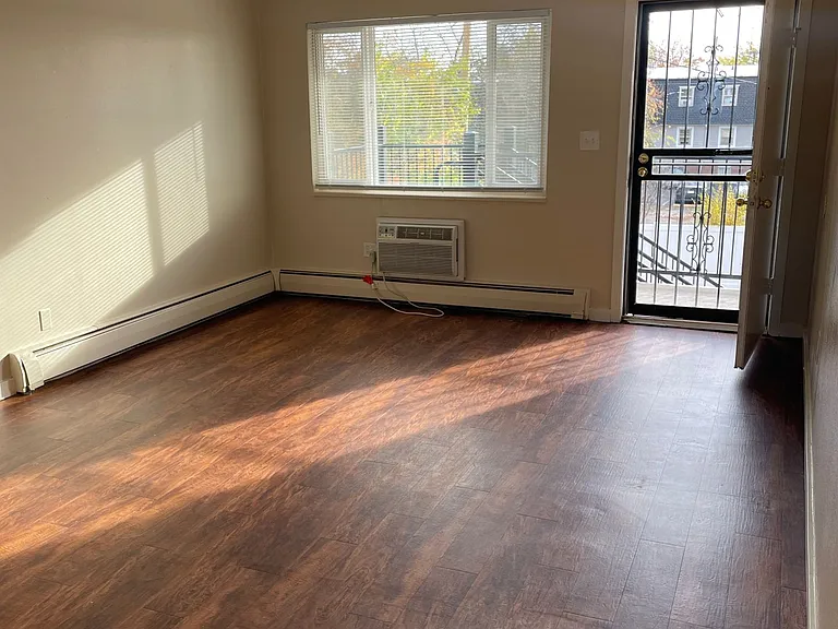 6915 W 24th Ave — Photo 2