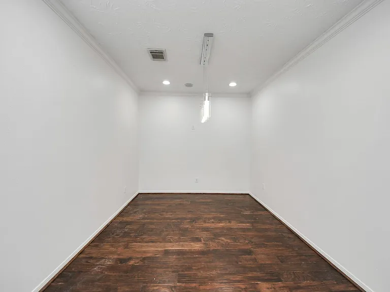 5922 Hollister Cole — Photo 13
