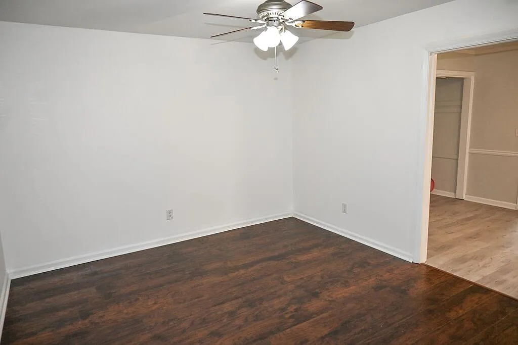 4 bed, 1.0 bath, 1100 sqft, $1,500 — Photo 4