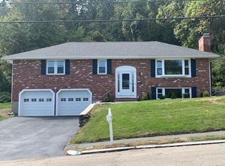 24 Jodie Rd, Framingham, MA 01702