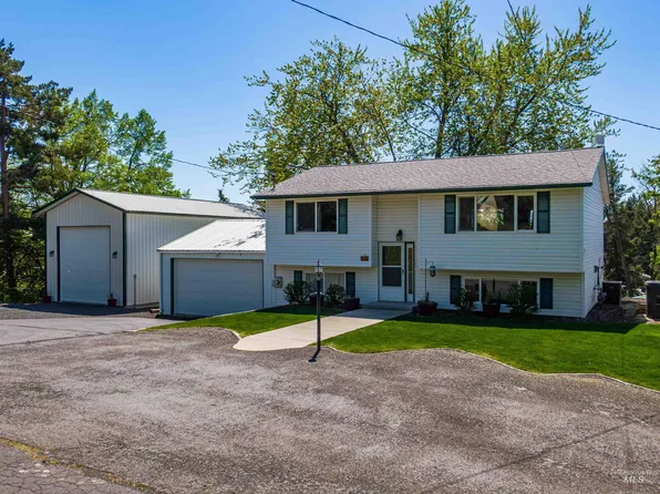 135 W Persimmon St, Genesee, ID 83832