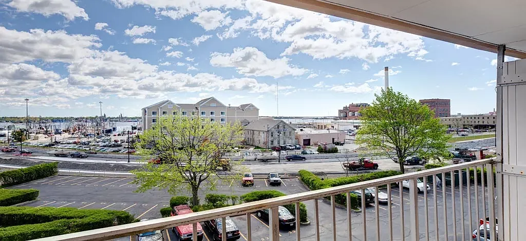Harborview — Photo 2