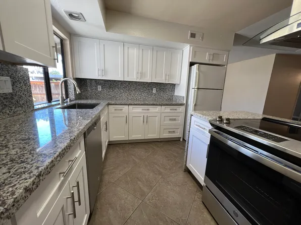 3965 Camino Lindo, San Diego, CA 92122