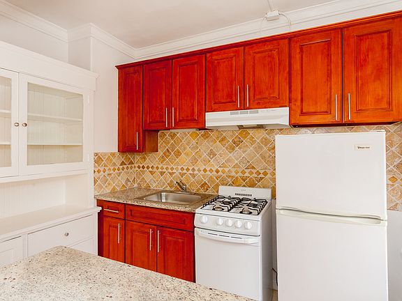 5th image of 733 Bush St #300B