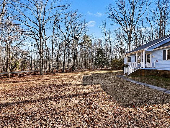 4th image of 3717 Walker Rd