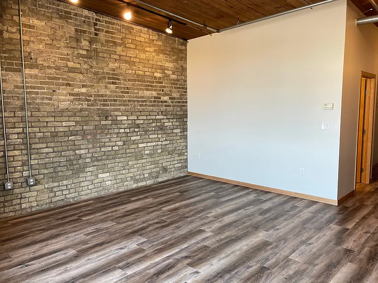 309 Roberts St N #401 — Photo 14