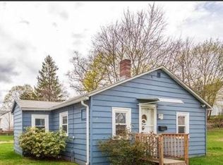 21 Arlington St, Woonsocket, RI 02895