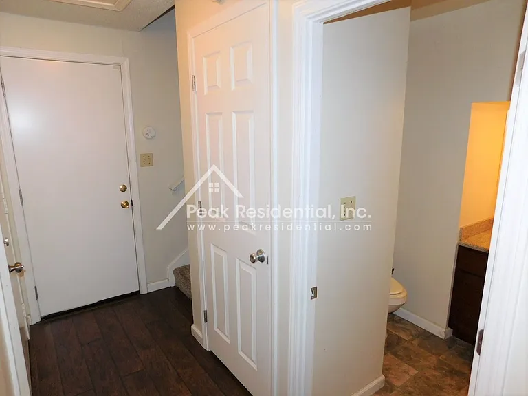 10260 Mills Station Rd — Photo 5
