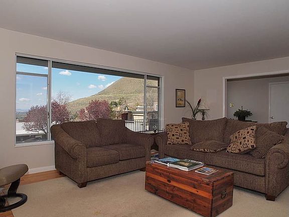 3rd image of 2163 S Belaire Dr