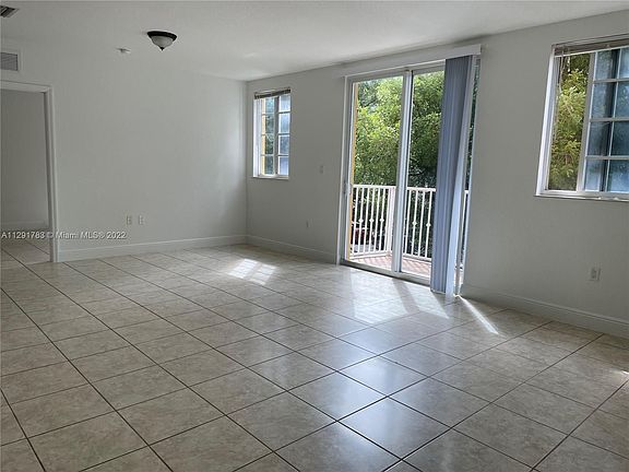 3rd image of 107 Mendoza Ave APT 206
