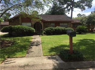 3701 Kingsway Dr, Baytown, TX 77521